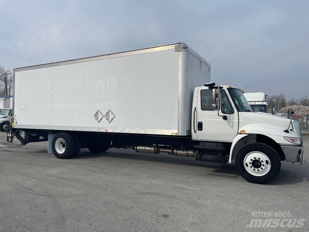 International 4300 Umpikorikuorma-autot