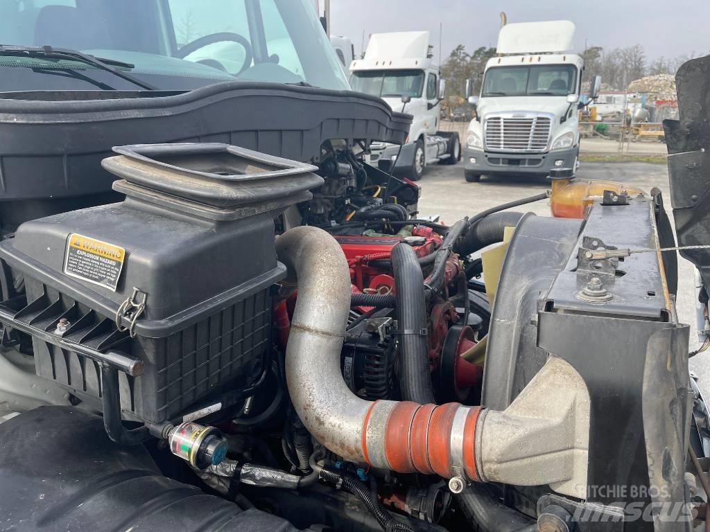 International 4300 Umpikorikuorma-autot