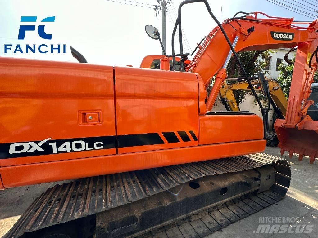 Doosan DX 140 LC Pyöräkaivukoneet