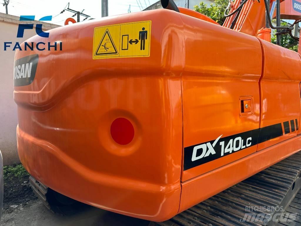 Doosan DX 140 LC Pyöräkaivukoneet