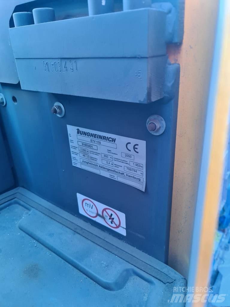 Jungheinrich ETV 110 Työntömastotrukit