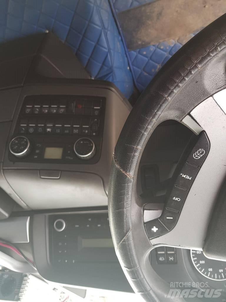 MAN MAN Vetopöytäautot