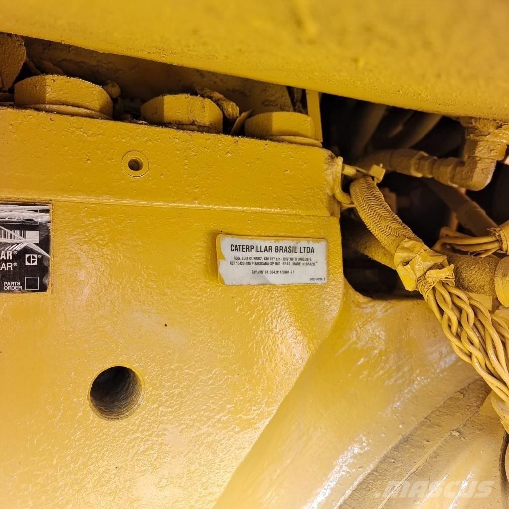 CAT D 8 T Telaketjupuskutraktorit