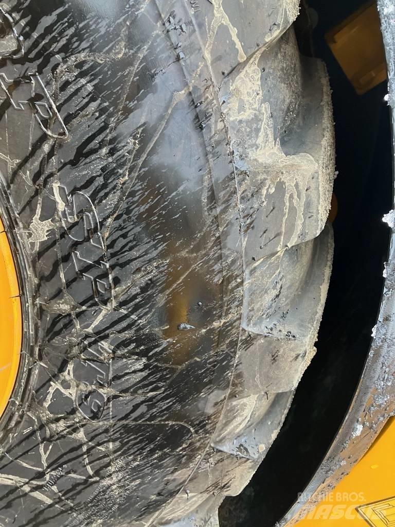 JCB 409 Pyöräkuormaajat
