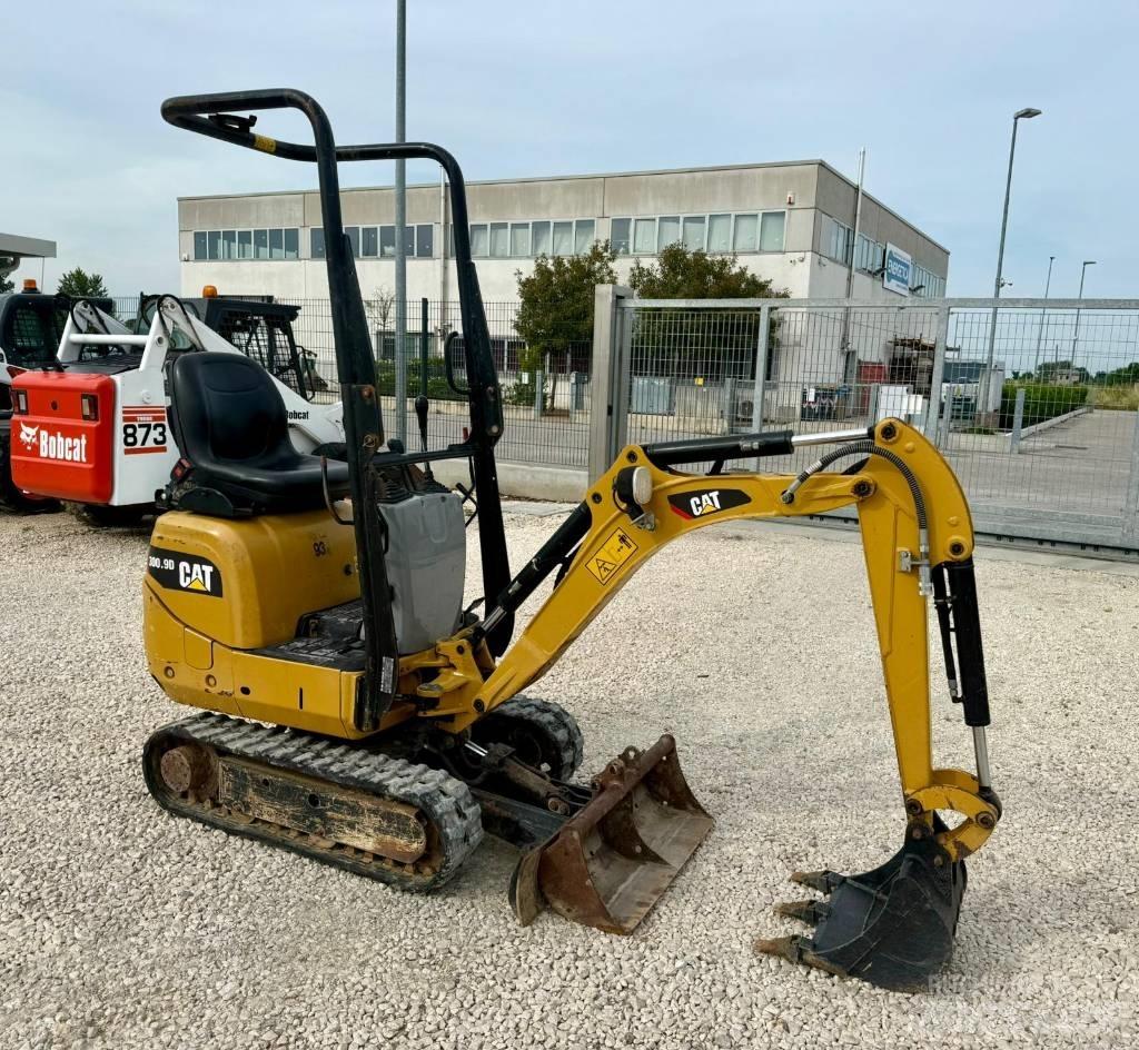 CAT 300.9 D Minikaivukoneet < 7t