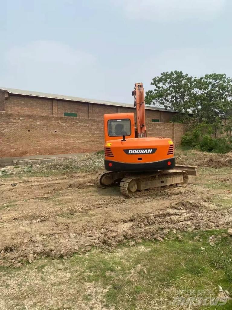 Doosan DX 80 Midikaivukoneet 7t - 12t