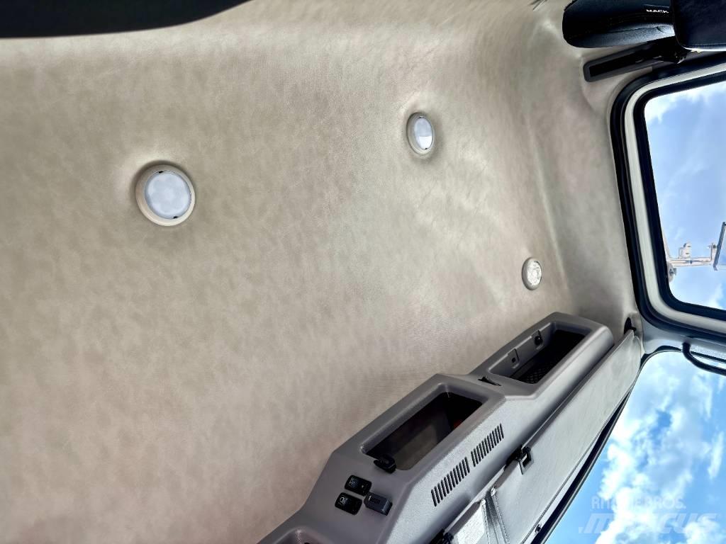 Mack Granite Vetopöytäautot