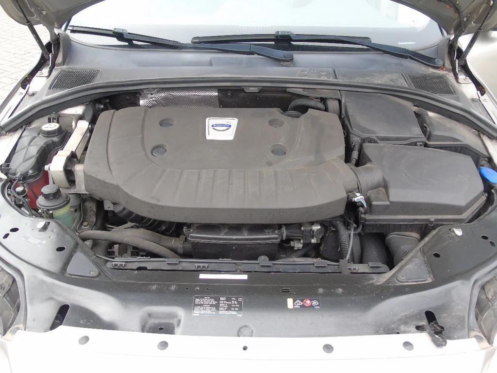 Volvo V70 + manual Henkilöautot