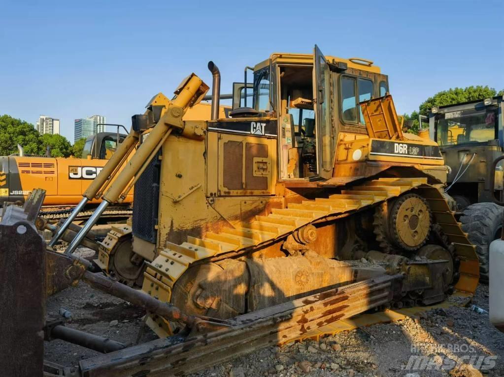 CAT D 6 R Telaketjupuskutraktorit