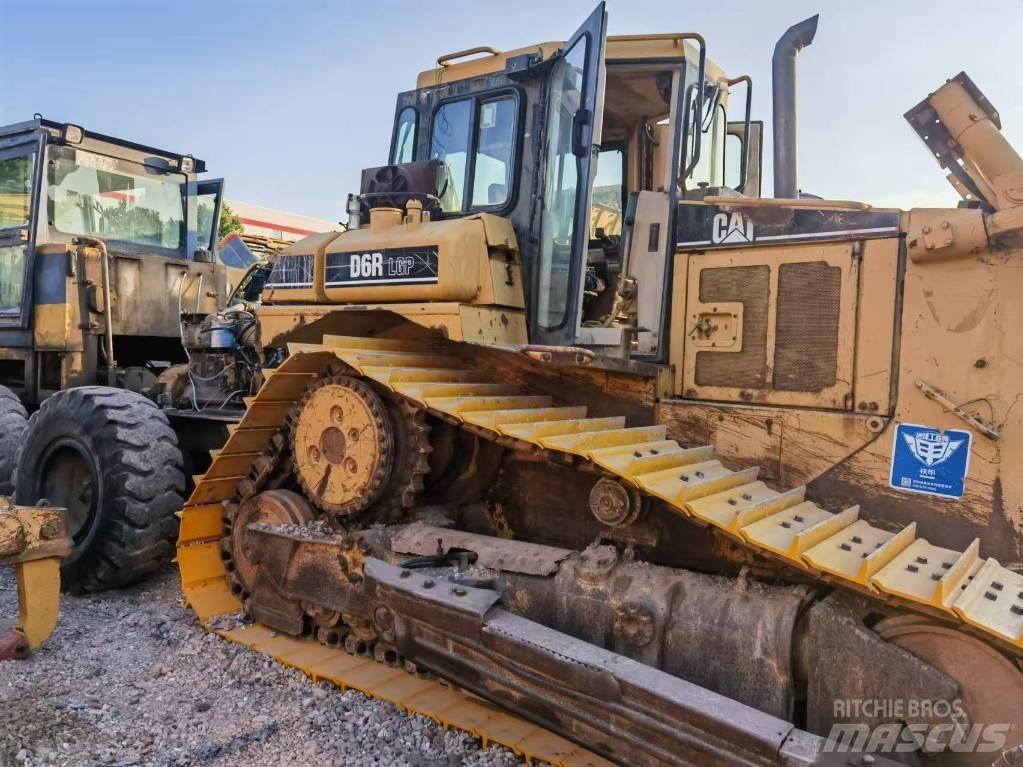 CAT D 6 R Telaketjupuskutraktorit