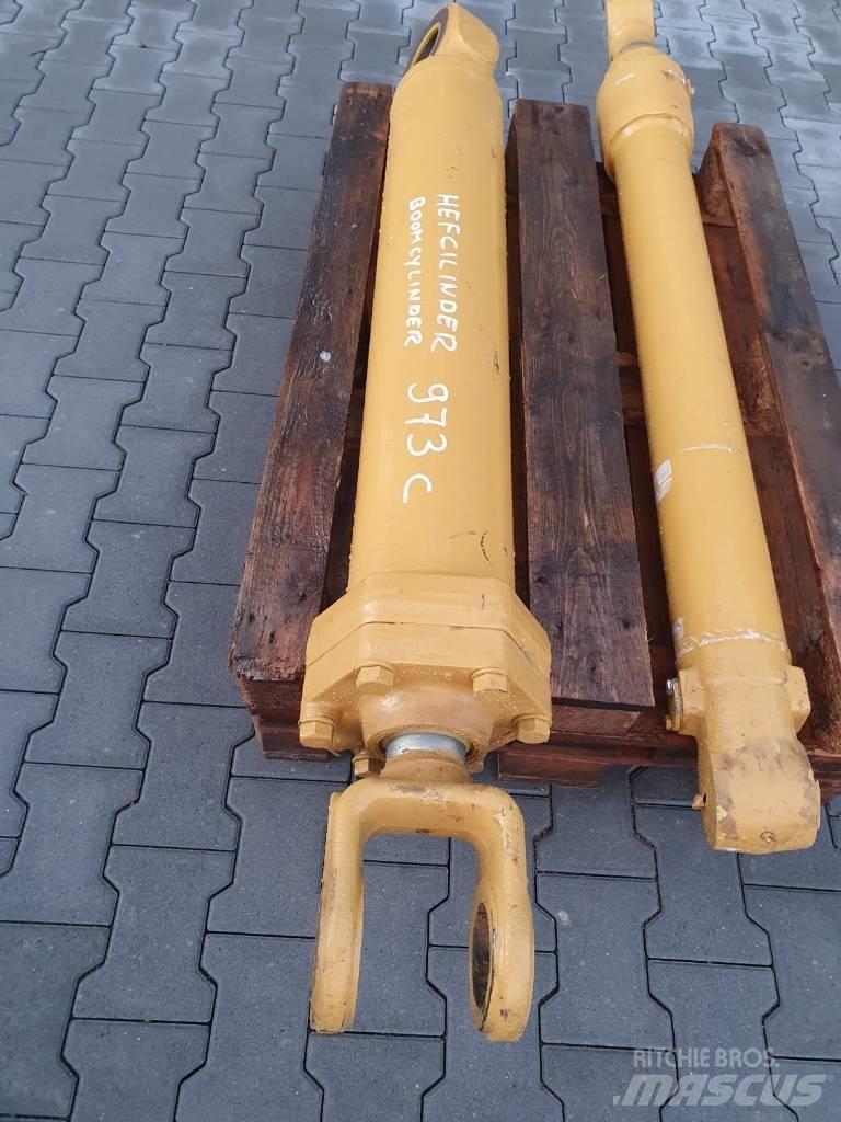 CAT 973 C Akselit