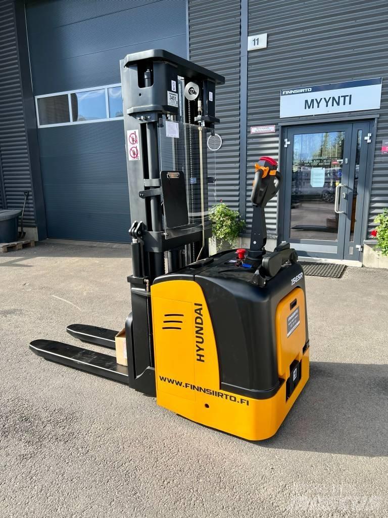 Hyundai 15ESR Ajettavat pinoamisvaunut