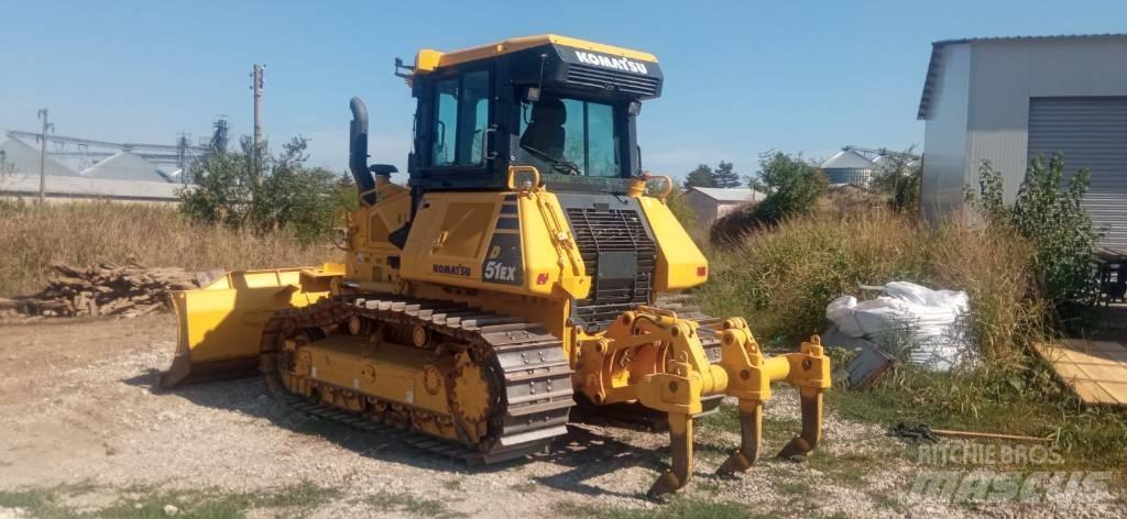 Komatsu D51EX-24 Telaketjupuskutraktorit