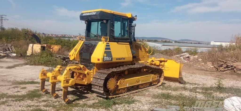 Komatsu D51EX-24 Telaketjupuskutraktorit
