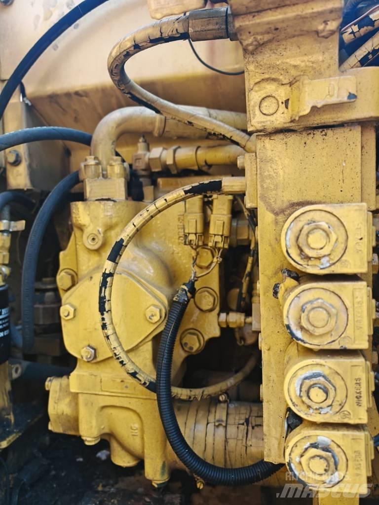 Komatsu PW 130ES-6K Pyöräkaivukoneet