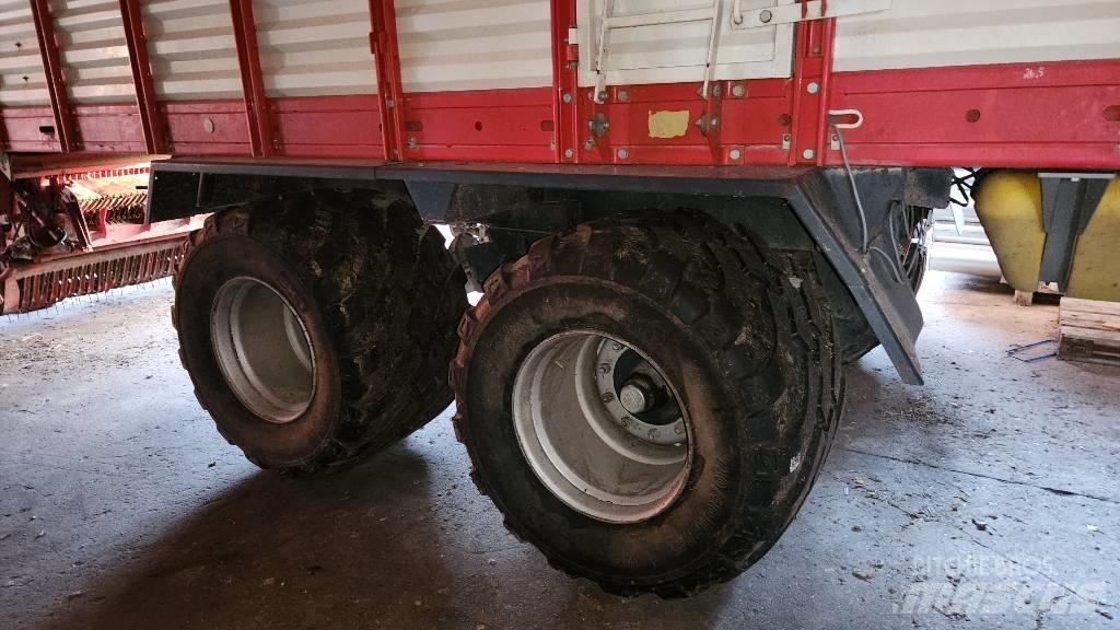 Pöttinger Jumbo 6600 Keräävät noukinvaunut ja silppurivaunut