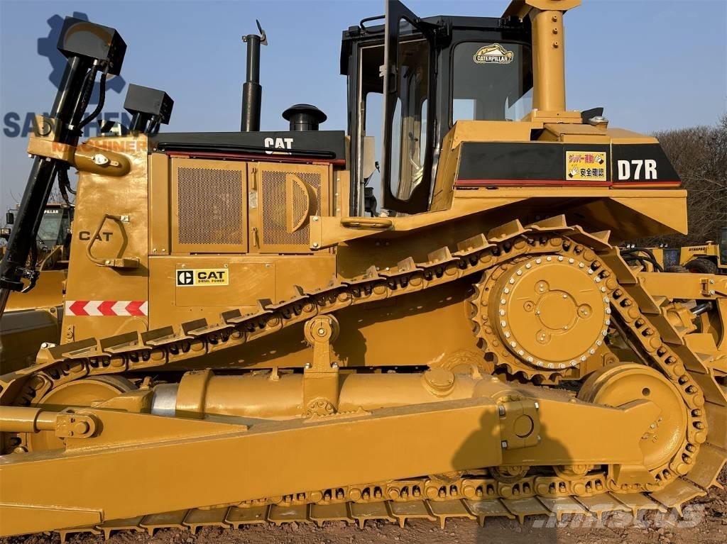 CAT D7R Telaketjupuskutraktorit