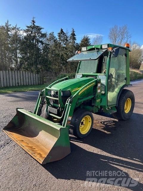 John Deere 2720 Taajamatraktorit