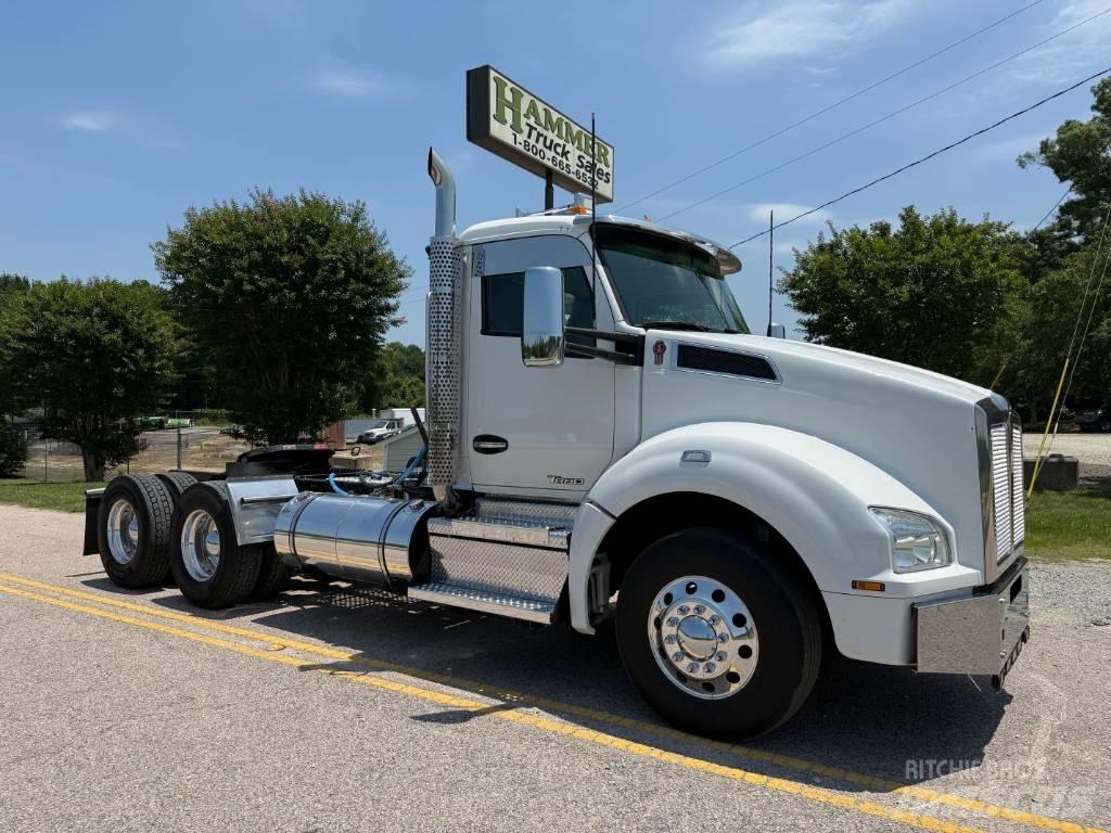 Kenworth T 880 Vetopöytäautot