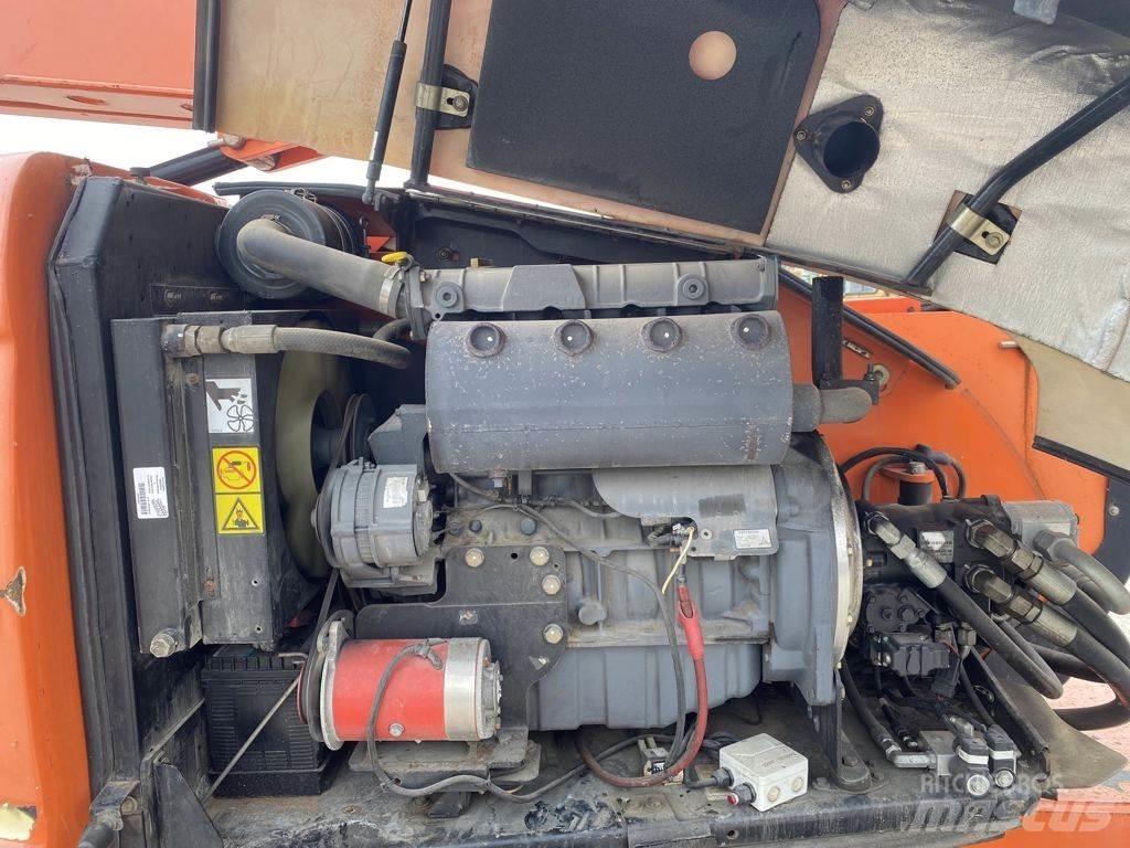 JLG 600AJ Kuukulkijat