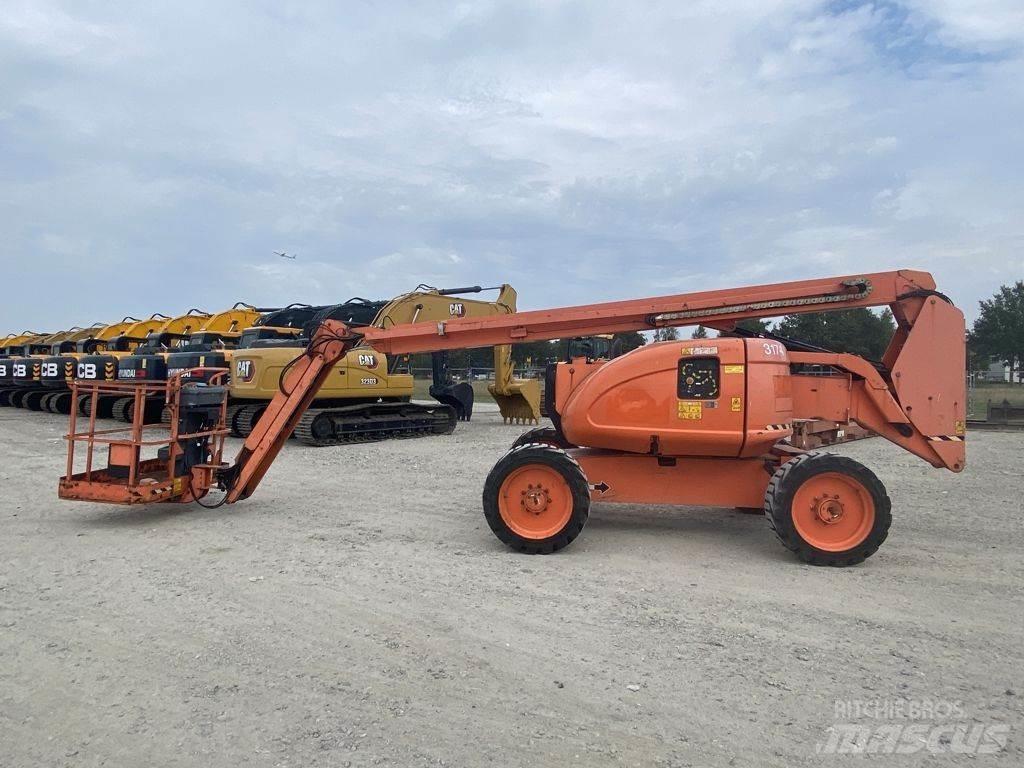 JLG 600AJ Kuukulkijat