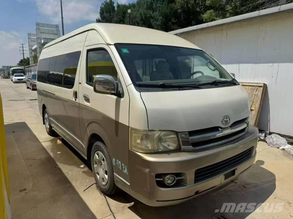 Toyota Hiace Minibussit