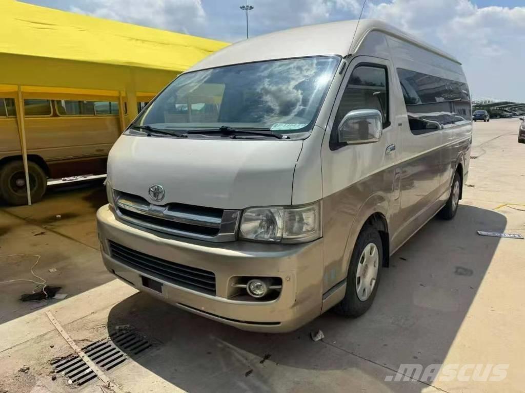Toyota Hiace Minibussit