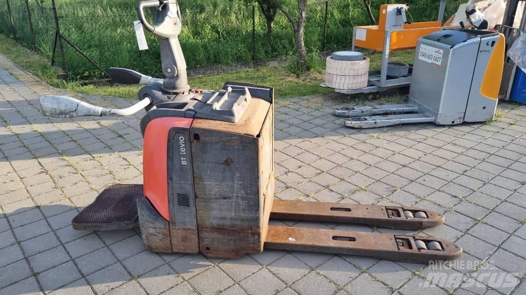 Toyota BT LPE200 Lavansiirtotrukit ajotasolla