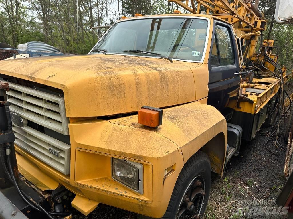 Ford F 700 Lava-kuorma-autot