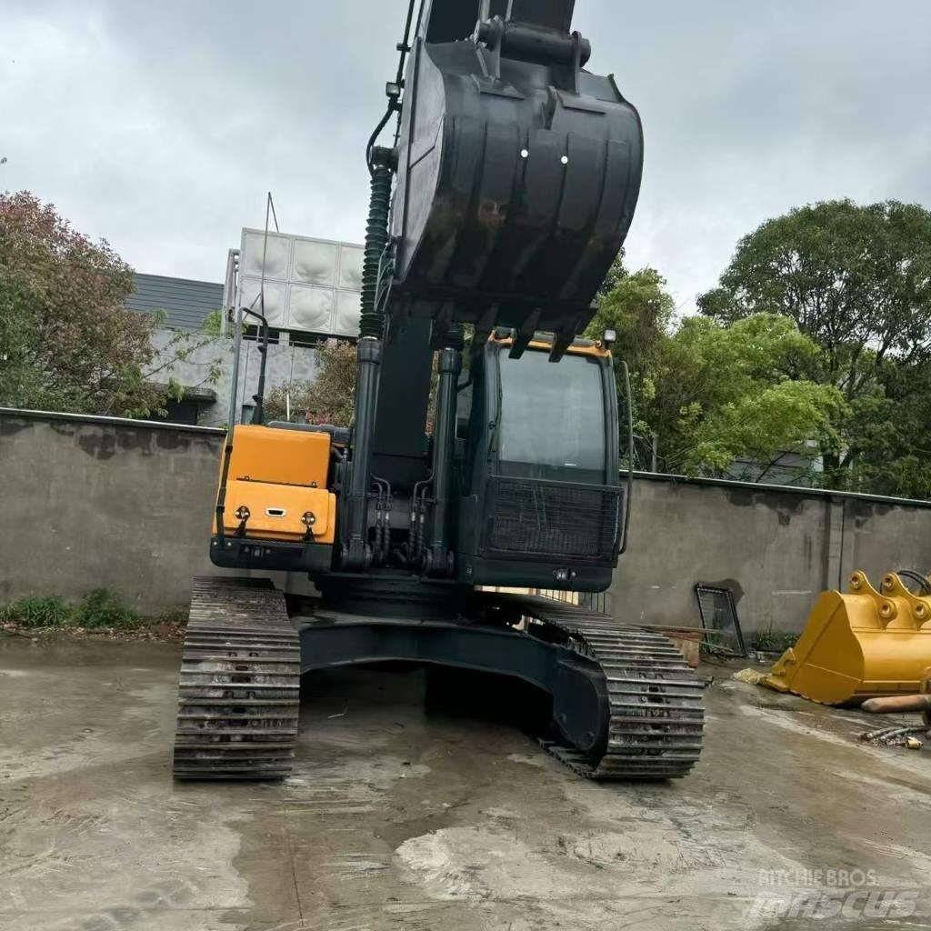 Hyundai R220LC-9S Telakaivukoneet