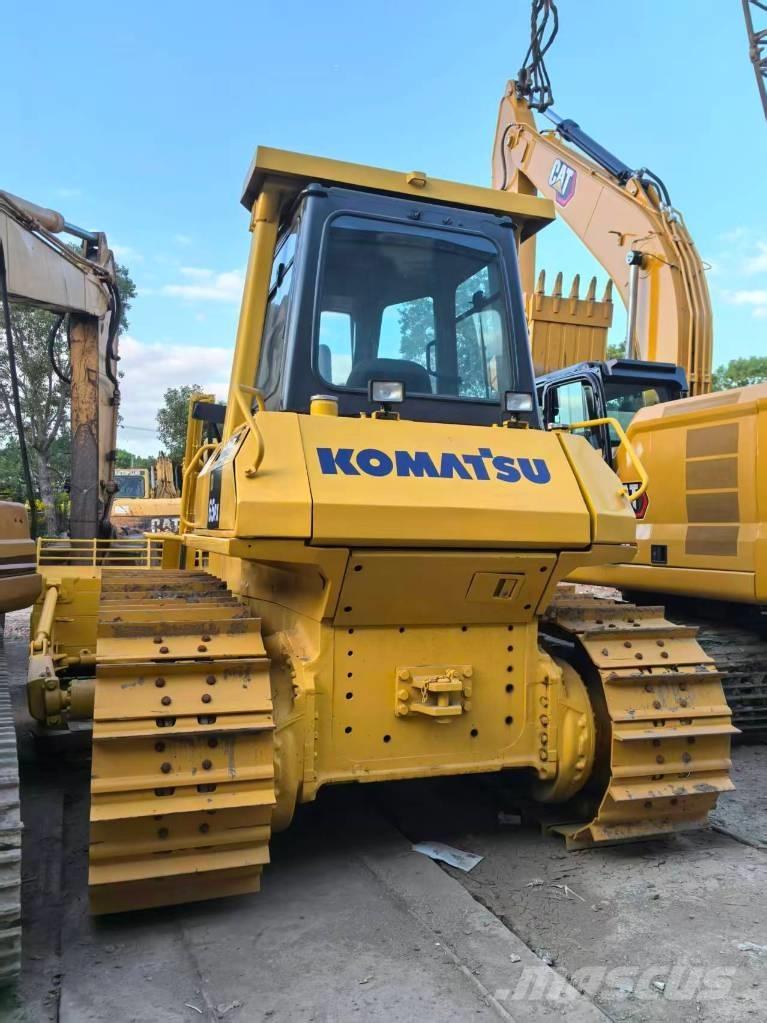 Komatsu D 65 PX-12 Telaketjupuskutraktorit