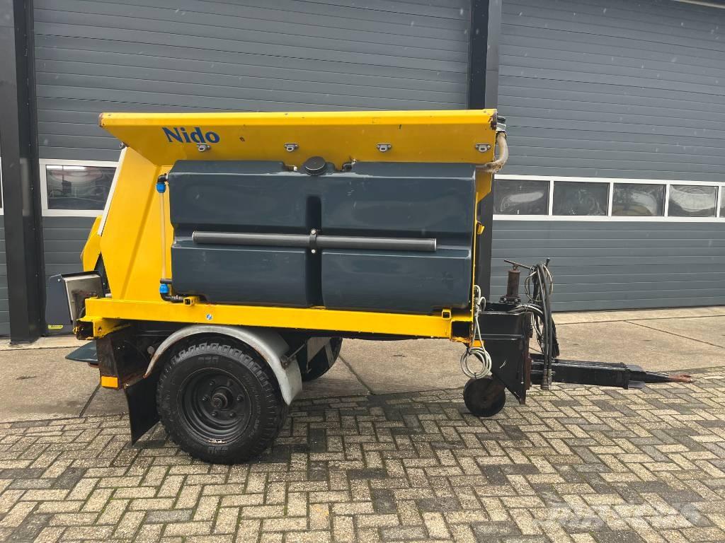 Nido Stratos Hiekan- ja suolanlevittimet