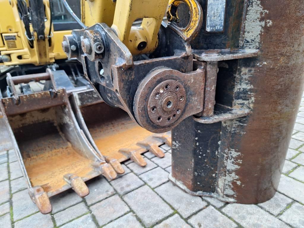 CAT 305 E2 + Powertilt Minikaivukoneet < 7t