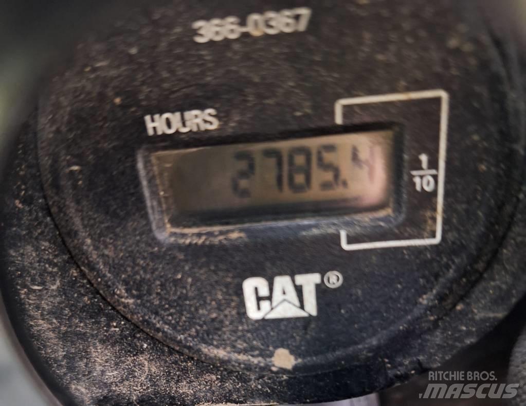 CAT 305 E2 + Powertilt Minikaivukoneet < 7t