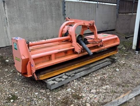 Agrimaster RV 320 Kesantoleikkurit ja -murskaimet