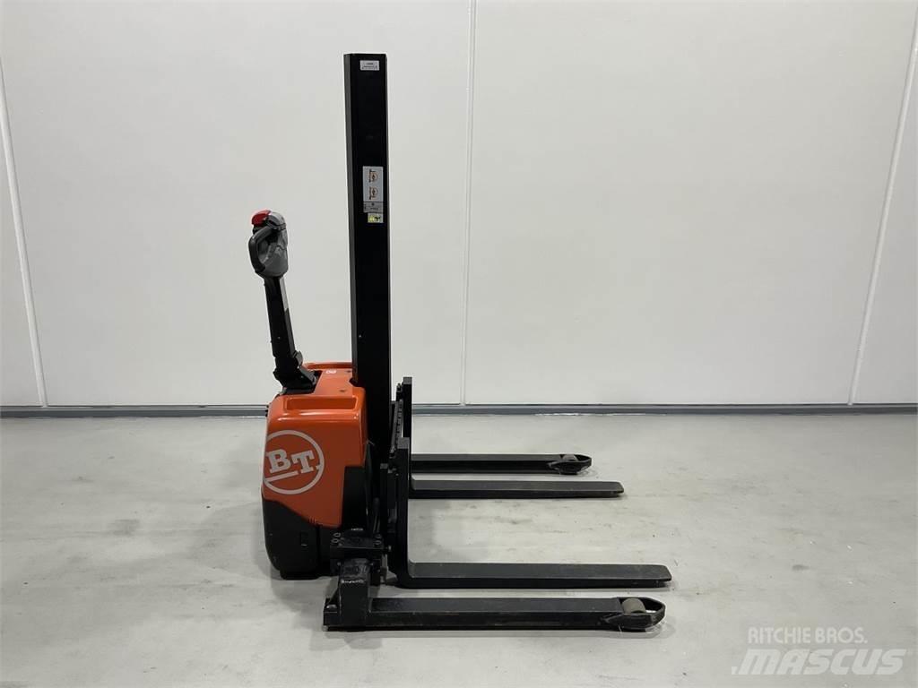 Toyota HWE100 Ajettavat pinoamisvaunut