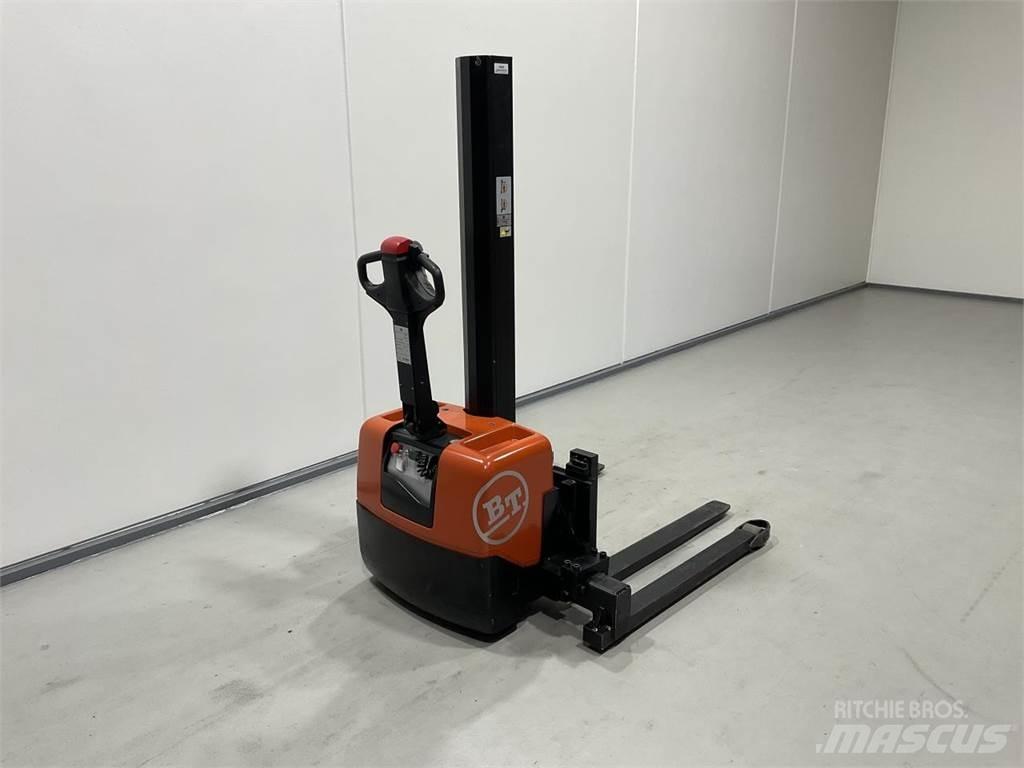 Toyota HWE100 Ajettavat pinoamisvaunut