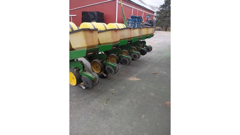 John Deere 7000 Istutuskoneet