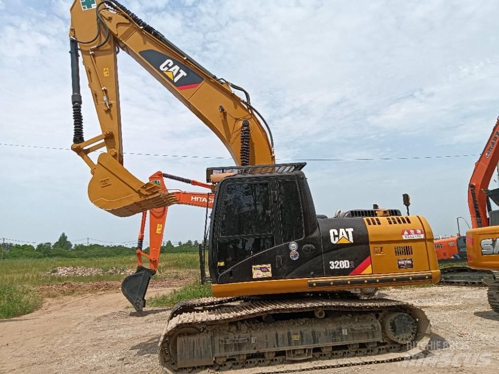 CAT 320D2 Midikaivukoneet 7t - 12t