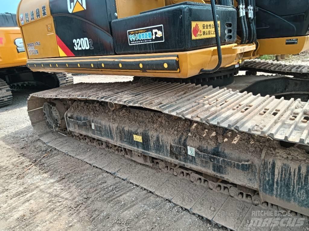CAT 320D2 Midikaivukoneet 7t - 12t