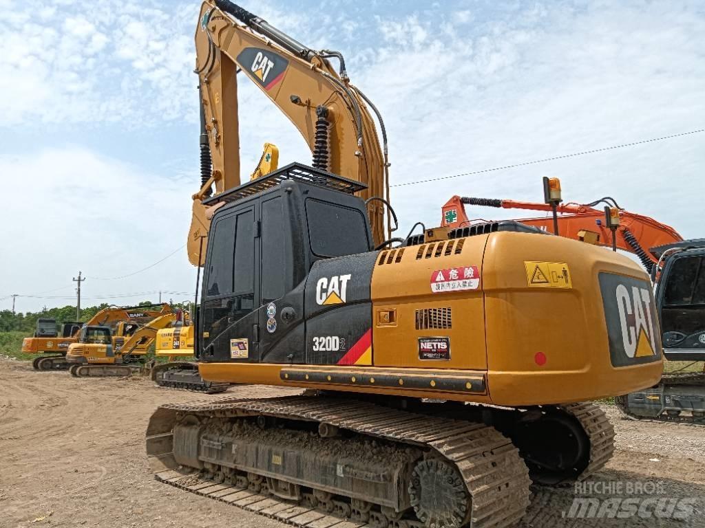 CAT 320D2 Midikaivukoneet 7t - 12t