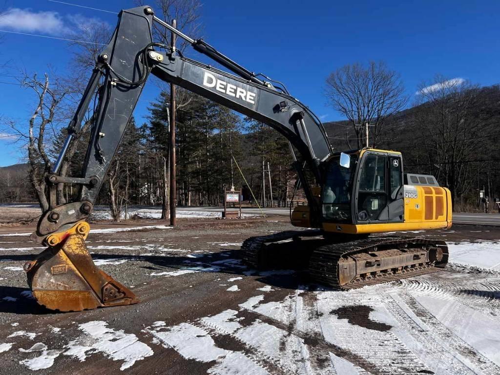 DEERE 210G LC Telakaivukoneet