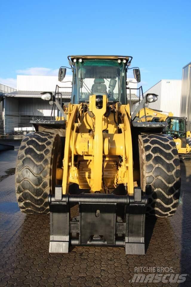 CAT 966M Pyöräkuormaajat