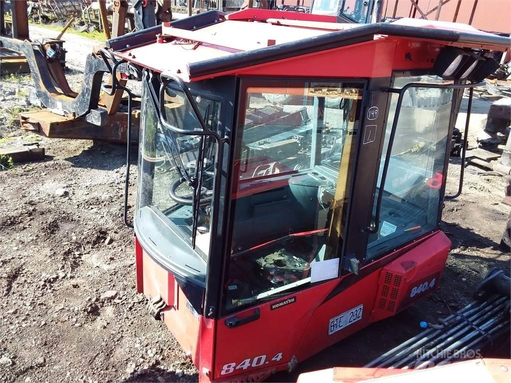 Komatsu 840.4 Ohjaamo ja sisusta
