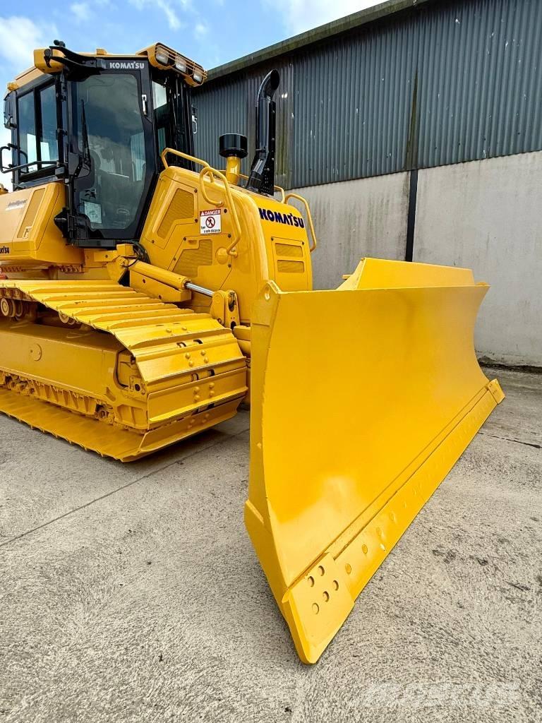 Komatsu D 61 PXi-24 Telaketjupuskutraktorit
