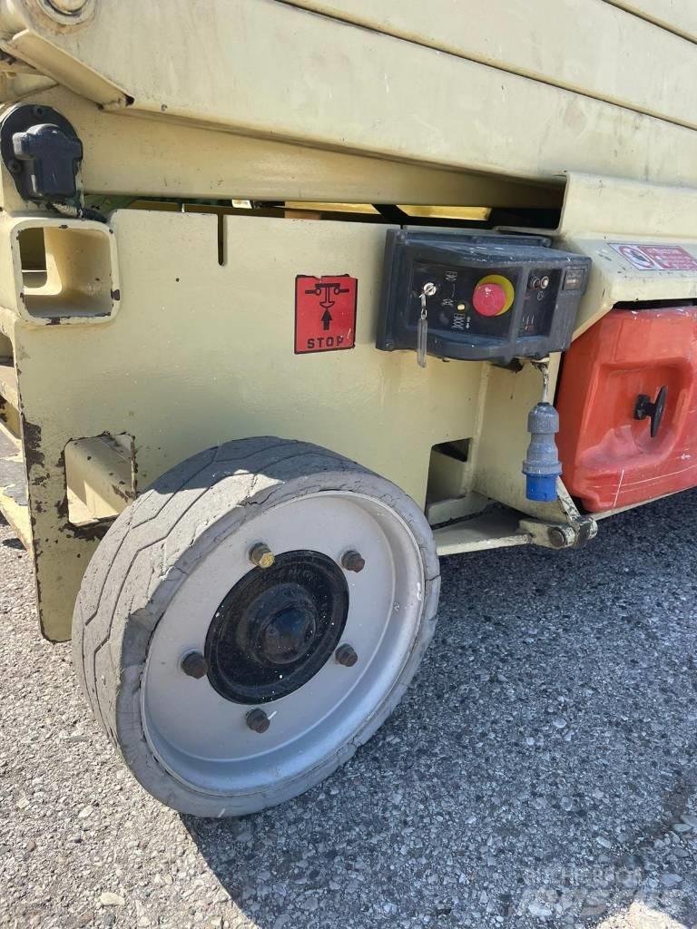 JLG 3246 ES Saksilavat