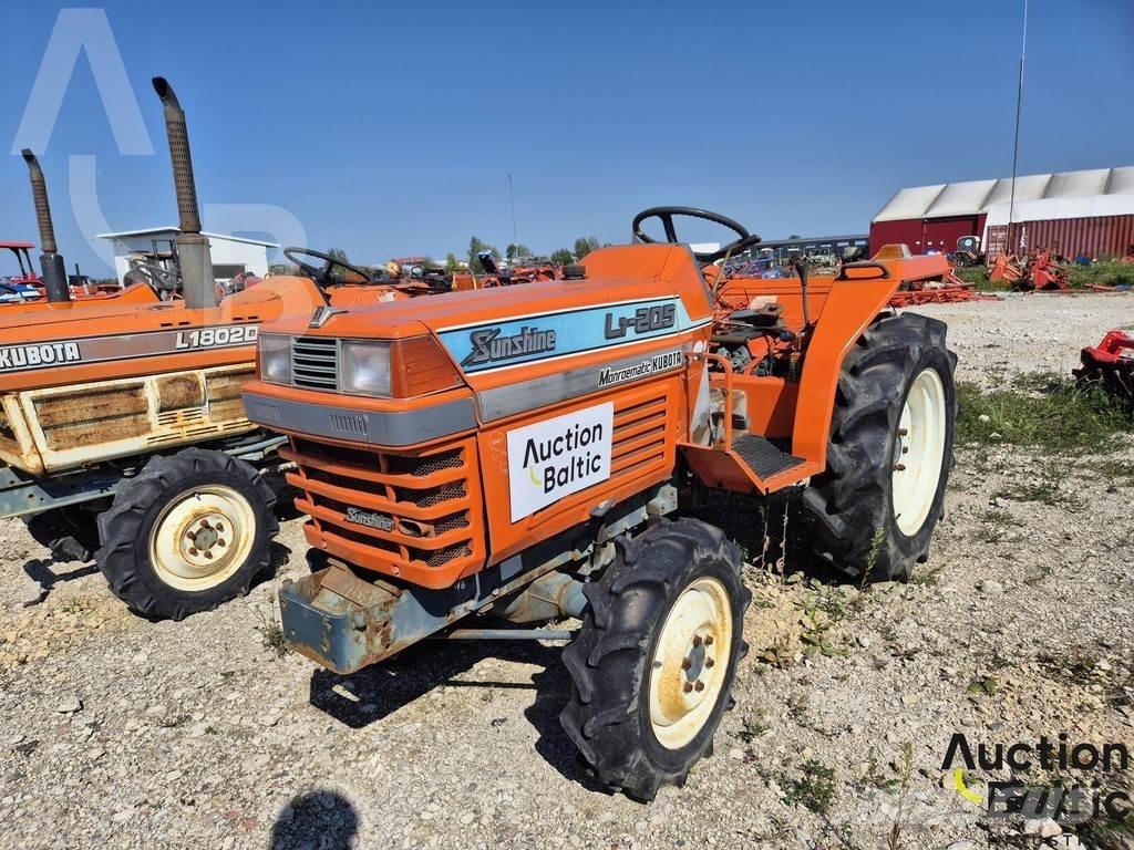 Kubota L1-205D Traktorit