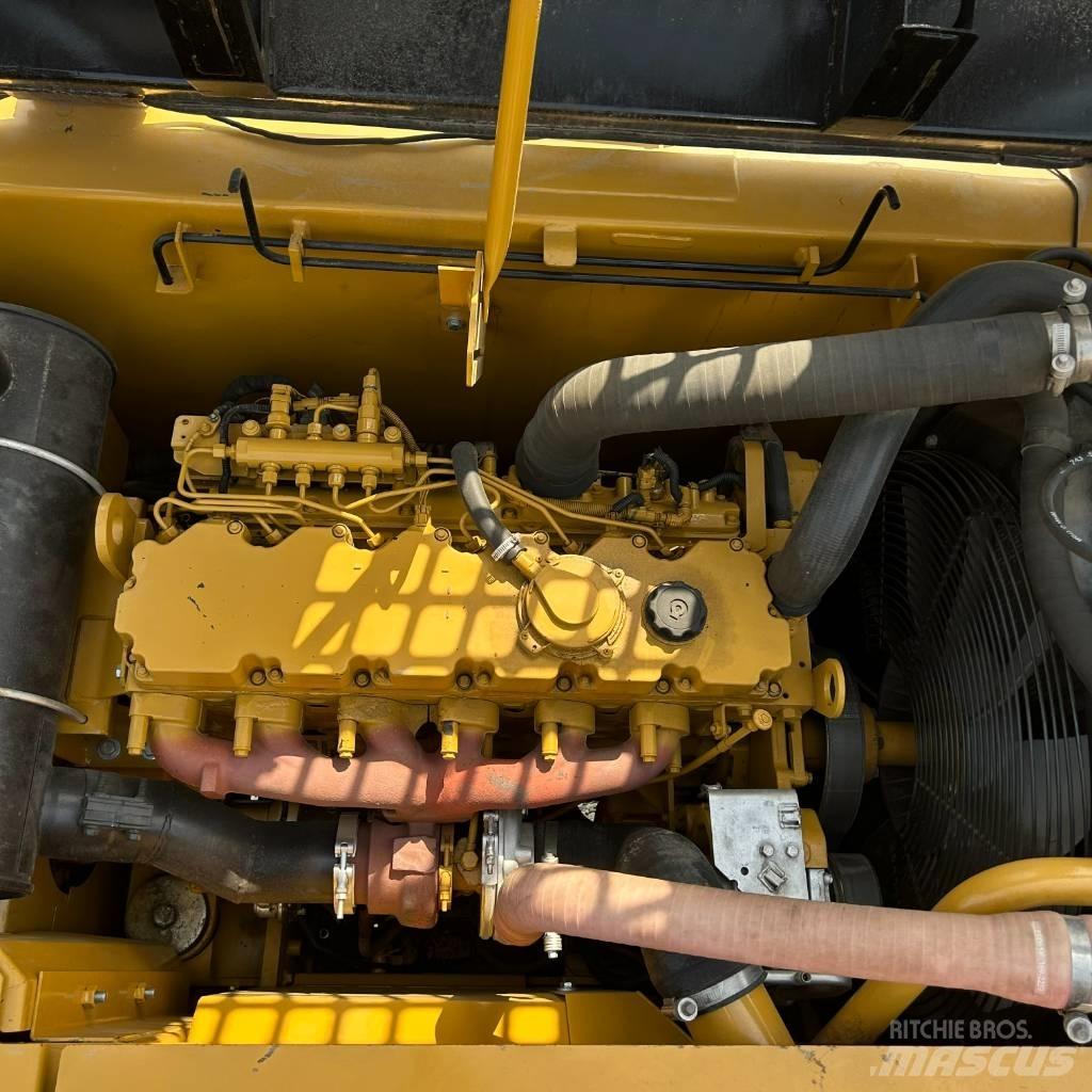 CAT 320 D Telakaivukoneet