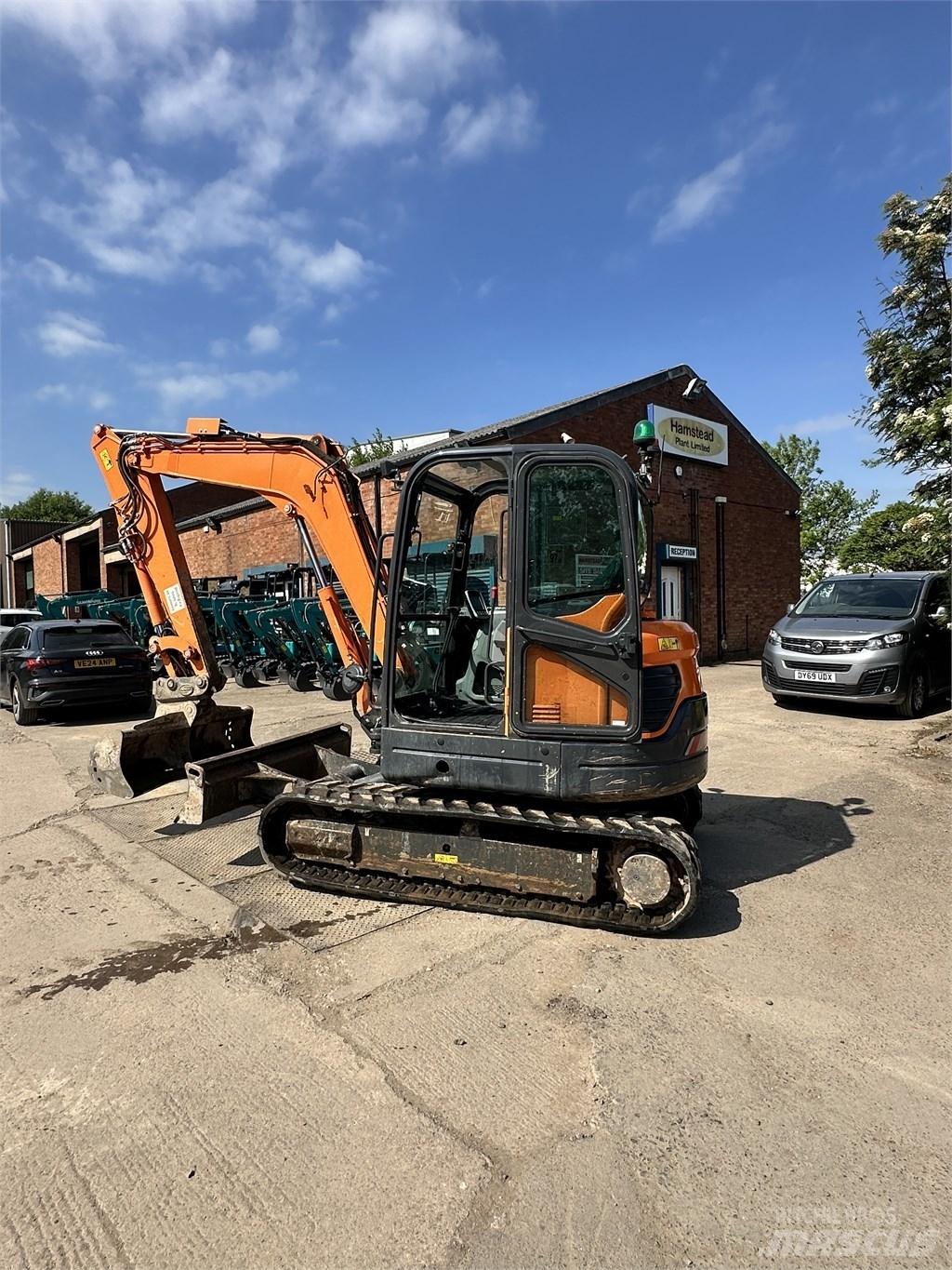 Doosan DX 63-3 Minikaivukoneet < 7t