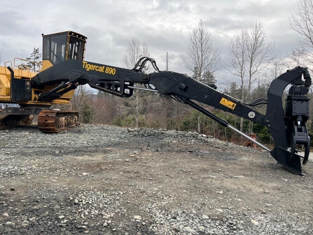 Tigercat 890 Nivelpuomikuormaajat
